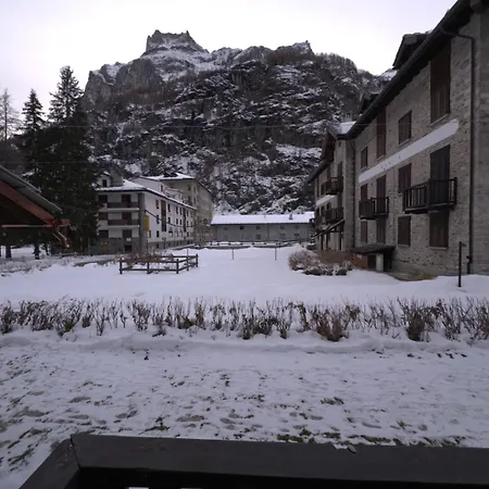 A Stone's Throw From The Slopes In