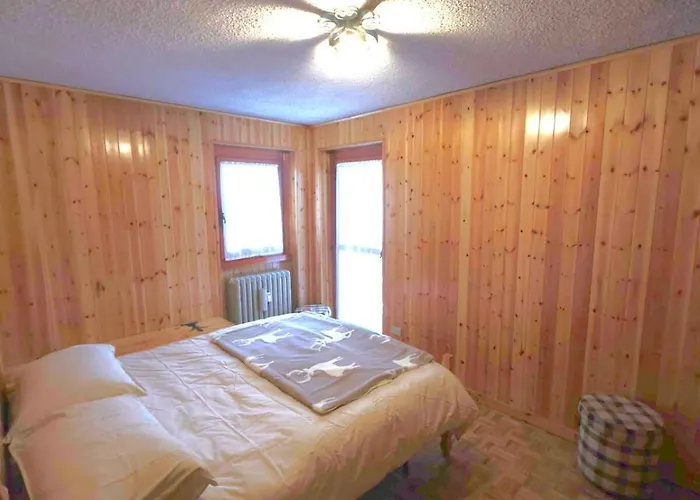 A Stone's Throw From The Slopes In Apartment *