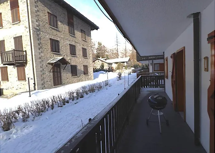 A Stone's Throw From The Slopes In Apartment